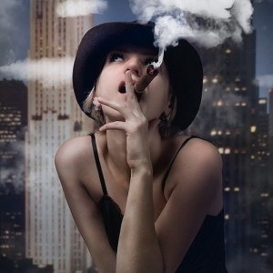 社会女图片背影抽烟图片