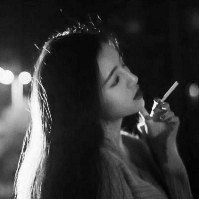 由美头网整理发布,女生头像频道提供更多与吸烟,抽烟,社会相关的头像