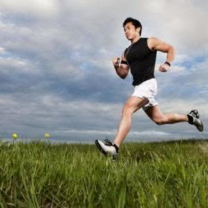 qq头像跑步时的男生高清运动健身跑步的唯美男生头像图片