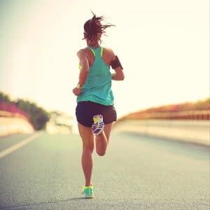 女人奔跑励志图片头像 高清唯美女人奔跑的图片头像