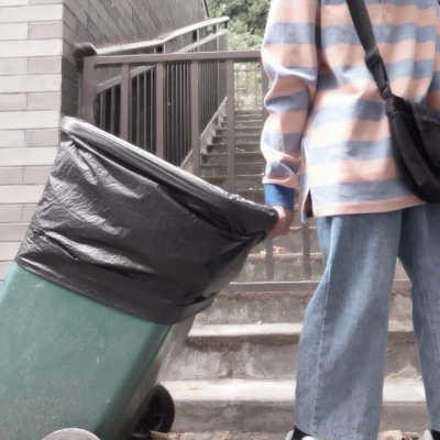 垃圾桶情侣头像,高清个性的带拖把带垃圾桶的情头图片