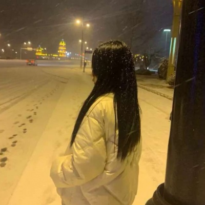qq雪景女头像的文章,由美头网整理发布,女生头像频道提供更多与下雪