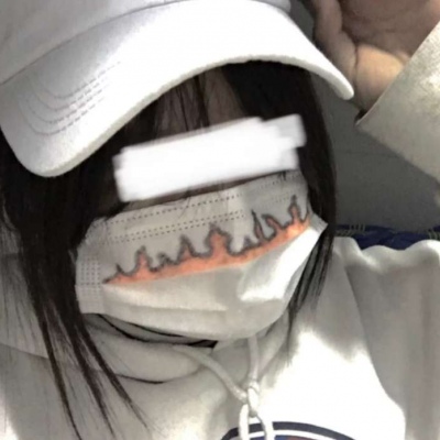 12岁女生戴口罩照片图片