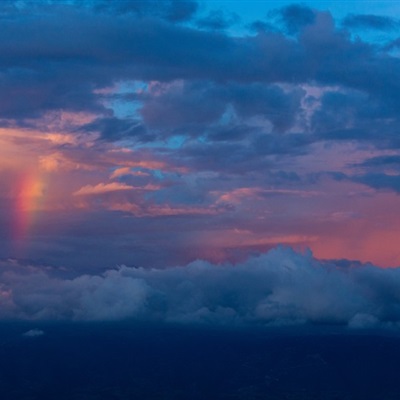 彩虹云朵头像图片